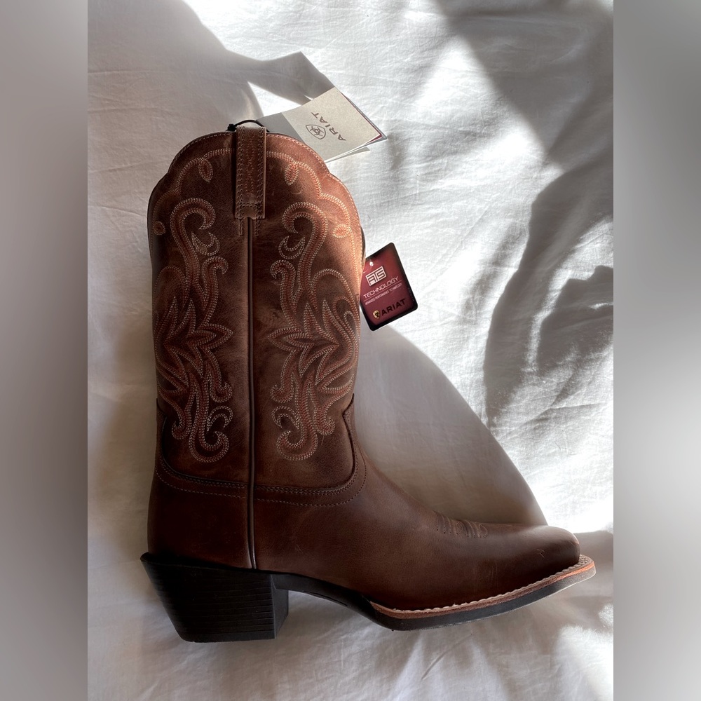 NWT Ariat Rebel Legend Western Boot Russet with square toe size 9